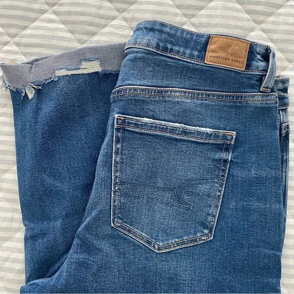 American Eagle Outfitters Strigid Mom Jeans - Picture 5 of 9